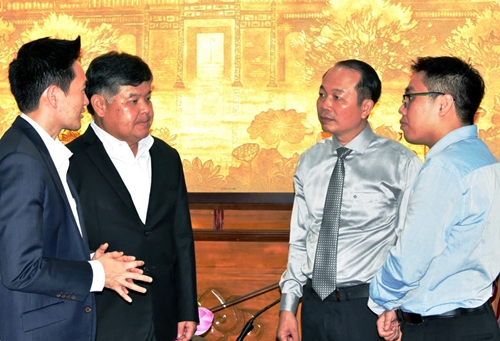 Thai corporations wish to cooperate and invest in the province