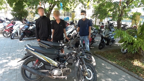 4 thanh niên gây ra 11 vụ trộm xe mô tô
