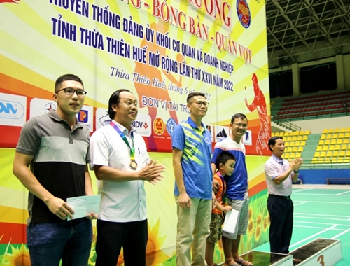 VNPT đoạt giải Nhất toàn đoàn giải cầu lông – bóng bàn – quần vợt truyền thống Đảng bộ Khối