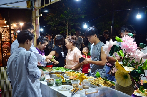 Lễ hội “100 món ẩm thực đường phố” thu hút khoảng 30 ngàn lượt khách