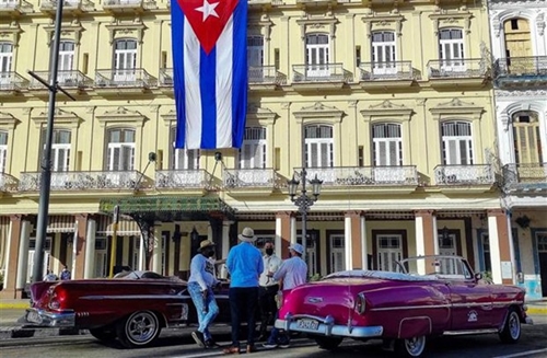 Lãnh đạo Lào, Cuba khẳng định quyết tâm thúc đẩy quan hệ song phương