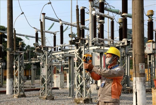 Chính phủ chỉ đạo đảm bảo cung ứng đủ điện cho sản xuất, kinh doanh và tiêu dùng