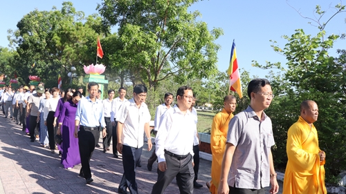 Phú Vang tổ chức cầu siêu tưởng niệm, tri ân các anh hùng liệt sĩ