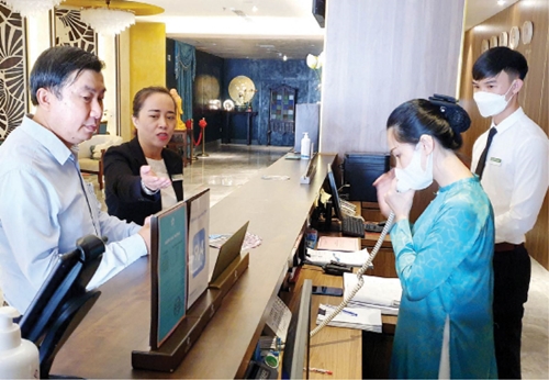 Developing high-quality tourism human resources for Hue