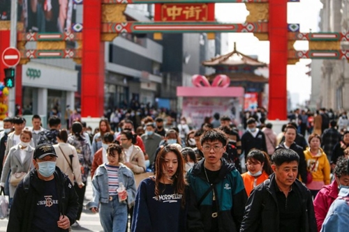 Dân số Trung Quốc dự kiến ​​sẽ bắt đầu giảm trước năm 2025