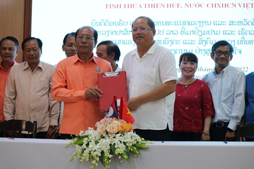 Vun đắp mối quan hệ hữu nghị truyền thống, đoàn kết Việt - Lào