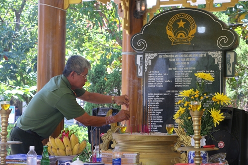 Ngày giỗ liệt sĩ, bà mẹ Việt Nam Anh hùng ở thôn Đồng Di