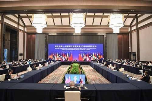 Trung Quốc và ASEAN cam kết tăng cường quan hệ