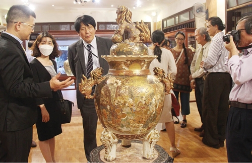 Ancient Japanese pottery tells Buddhist stories
