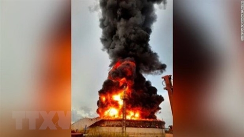 Cuba 17 lính cứu hỏa mất tích trong vụ cháy kho dầu tại Vịnh Matanzas