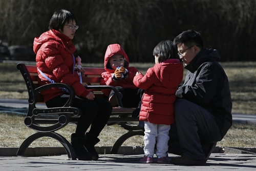 Trung Quốc công bố nhiều khoản hỗ trợ mới nhằm thúc đẩy tỷ lệ sinh