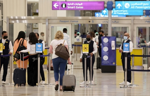 Sân bay Dubai của UAE nhộn nhịp chuẩn bị cho sự kiện World Cup