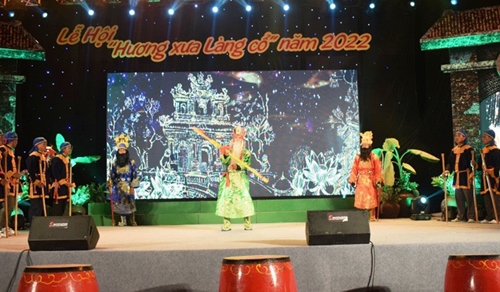 Ra mắt Đội hát múa Sắc bùa làng Phò Trạch