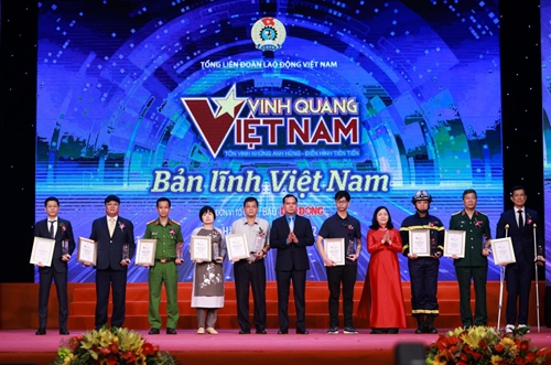 Phát huy bản lĩnh Việt Nam, thể hiện khát vọng vươn lên