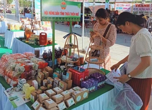 Nhiều nông sản của tỉnh tham gia hội chợ ở Quảng Nam