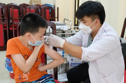 Bộ Y tế Vẫn còn một số nơi tiêm vaccine COVID-19 mũi 3 và 4, tiêm cho trẻ em tỷ lệ thấp