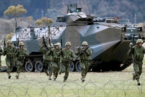 Nhật Bản xem xét tăng chi tiêu quốc phòng lên 40 000 tỷ yên trong 5 năm tới