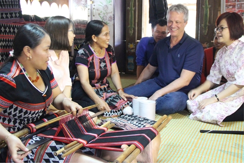 Aza Kooh green brocade  new journey of Zeng weaving