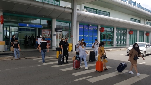 Tạm dừng khai thác sân bay Phú Bài để phòng tránh bão Noru