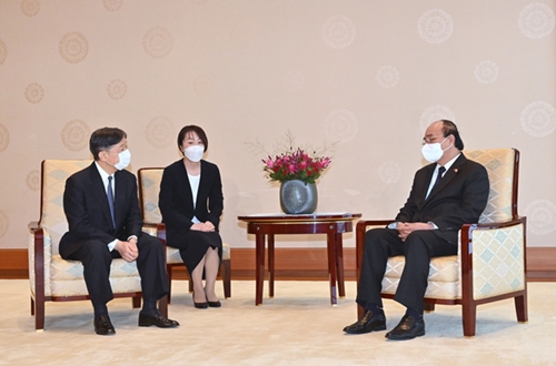 Chủ tịch nước gửi lời mời Nhật hoàng và Hoàng hậu sang thăm Việt Nam