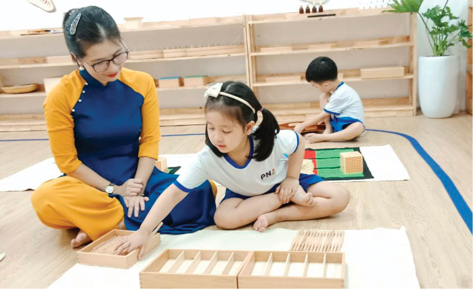 Phương pháp Montessori tại Sakura Montessori giúp trẻ phải triển toàn diện  như thế nào