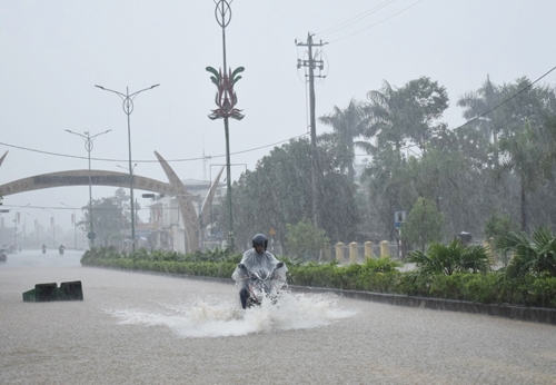Mưa lớn tại Nam Đông gây ngập cục bộ nhiều tuyến đường