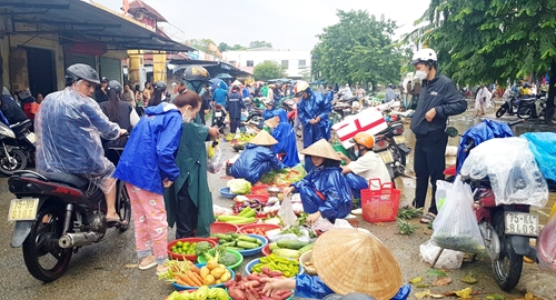 Các chợ dân sinh bắt đầu buôn bán trở lại