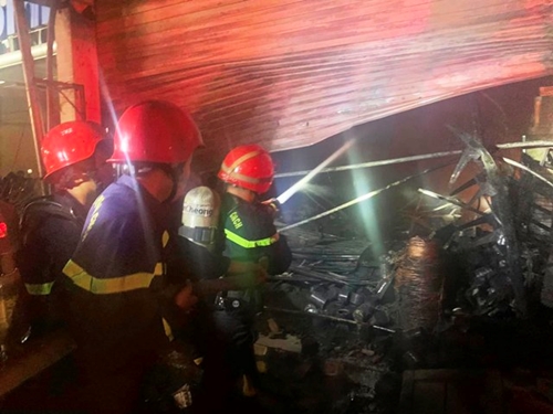 Làm rõ nguyên nhân vụ cháy tại cửa hàng ngũ kim ở Thuận An