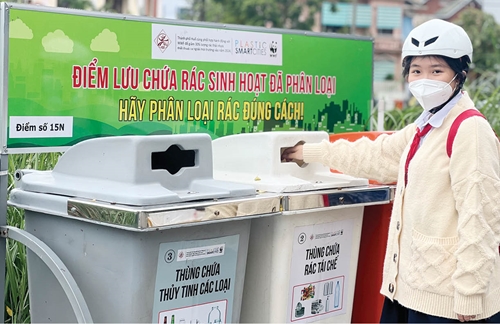Người dân Huế thích nghi với phân loại rác thải