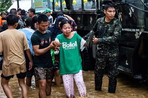 Philippines Bão Nalgae đổ bộ, Tổng thống ra lệnh cứu trợ khẩn cấp