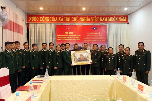 Bộ chỉ huy BĐBP tỉnh Thừa Thiên Huế tọa đàm với Bộ chỉ huy quân sự tỉnh Salavan