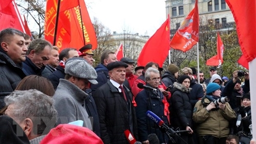 Đảng Cộng sản Nga tổ chức míttinh kỷ niệm 105 năm Cách mạng Tháng Mười