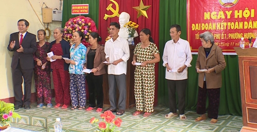 Tổ dân phố đầu tiên của Hương Trà tổ chức Ngày hội Đại đoàn kết dân tộc