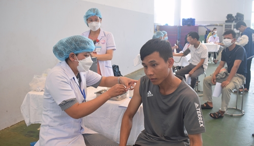 Phong Điền phát động chiến dịch tiêm chủng vắc xin COVID-19