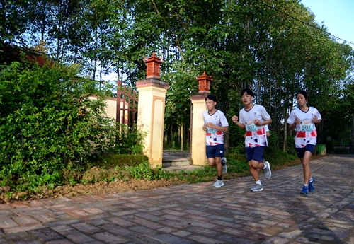 500 vận động viên tham gia “Hương xưa làng cổ - Bước chân hạnh phúc”