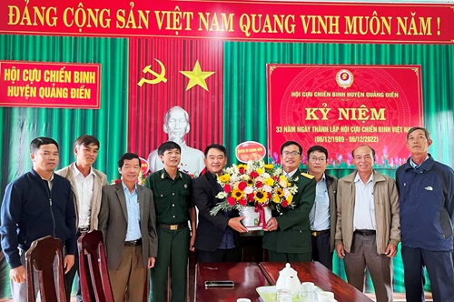 Thăm, chúc mừng Hội Cựu chiến binh Việt Nam huyện Quảng Điền