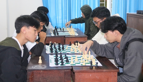 Gần 130 vận động viên tham gia giải cờ vua - cờ tướng sinh viên