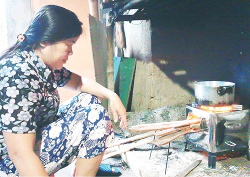 Bếp đun tiết kiệm năng lượng đến với phụ nữ nghèo