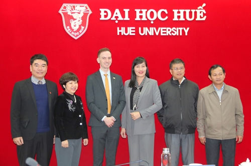 Đại học Huế tiếp và làm việc với Đoàn Đại sứ quán Ireland tại Việt Nam