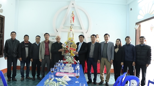 Lãnh đạo các địa phương thăm các giáo xứ nhân dịp lễ Giáng sinh năm 2022