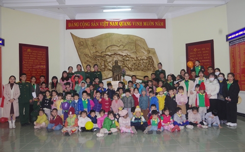 Giáo dục cho học sinh về truyền thống Quân đội Nhân dân Việt Nam