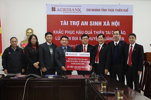 Agribank trao 1 tỷ đồng hỗ trợ khắc phục hậu quả thiên tai tại Quảng Điền
