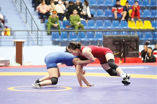 Hue female wrestling grabs big win
