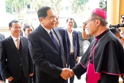 Phó Chủ tịch Thường trực Quốc hội Trần Thanh Mẫn thăm Tổng Giáo phận Huế