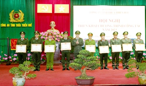 2 tập thể, 9 cá nhân Công an tỉnh vinh dự được Thủ tướng Chính phủ tặng Bằng khen