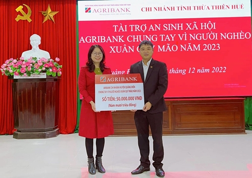 Agribank Quảng Điền Trao 50 triệu đồng hỗ trợ người nghèo đón Tết Nguyên đán Quý Mão 2023