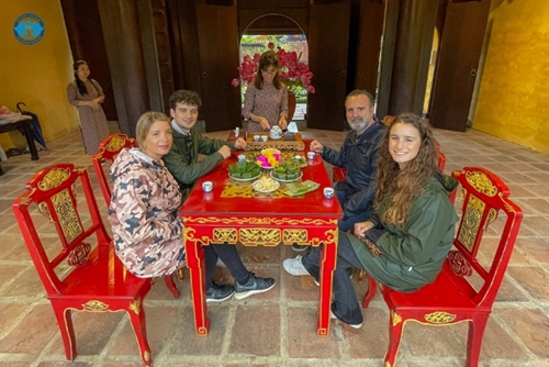 Kicking off the tour enjoying tea combined with visiting Hue Ancient Citadel