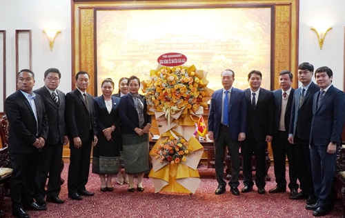 Phó Chủ tịch UBND tỉnh Phan quý Phương tiếp xã giao Đoàn đại biểu cấp cao tỉnh Savanakhet