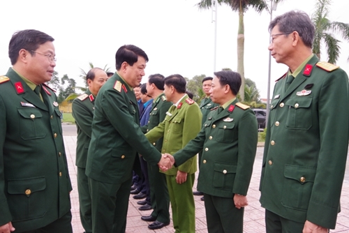 Chủ nhiệm Tổng cục Chính trị Quân đội Nhân dân Việt Nam kiểm tra sẵn sàng chiến đấu và chúc tết tại Thừa Thiên Huế