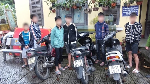 Tuần tra đêm phát hiện nhóm thiếu niên trộm xe mô tô